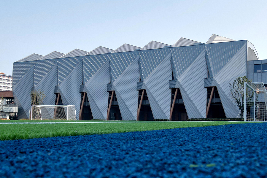 Dachprojekt für das Dishui Lake Gymnasium